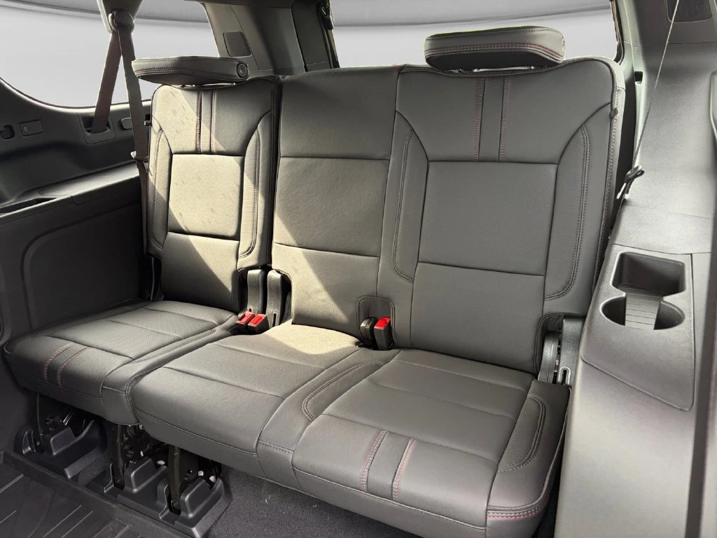 2026 Chevrolet Suburban RST - Photo 36