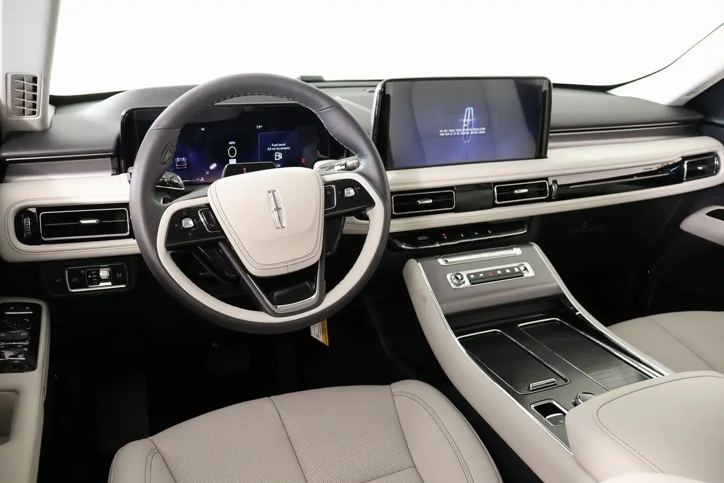 2026 Lincoln Aviator Premiere photo 2