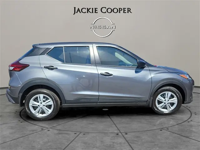 2025 Nissan Kicks Play S photo 5