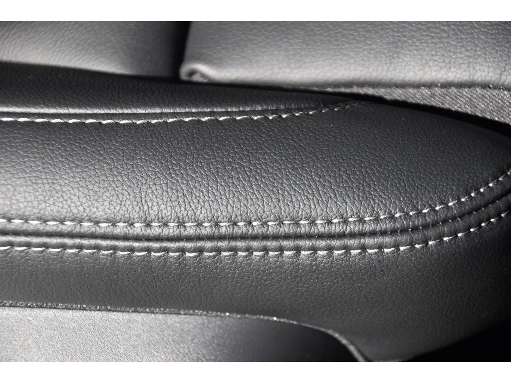 2026 Volvo - image 32