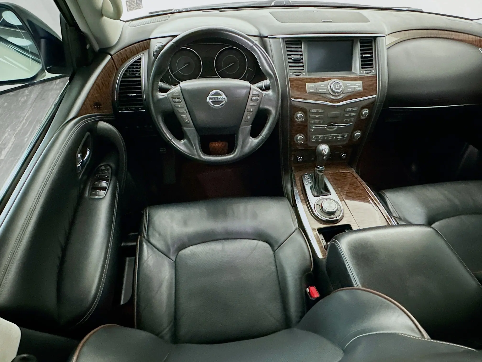 2020 Nissan Armada Platinum photo 16