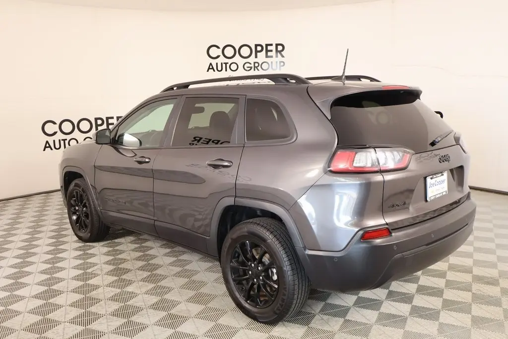 2023 Jeep Cherokee Altitude photo 12