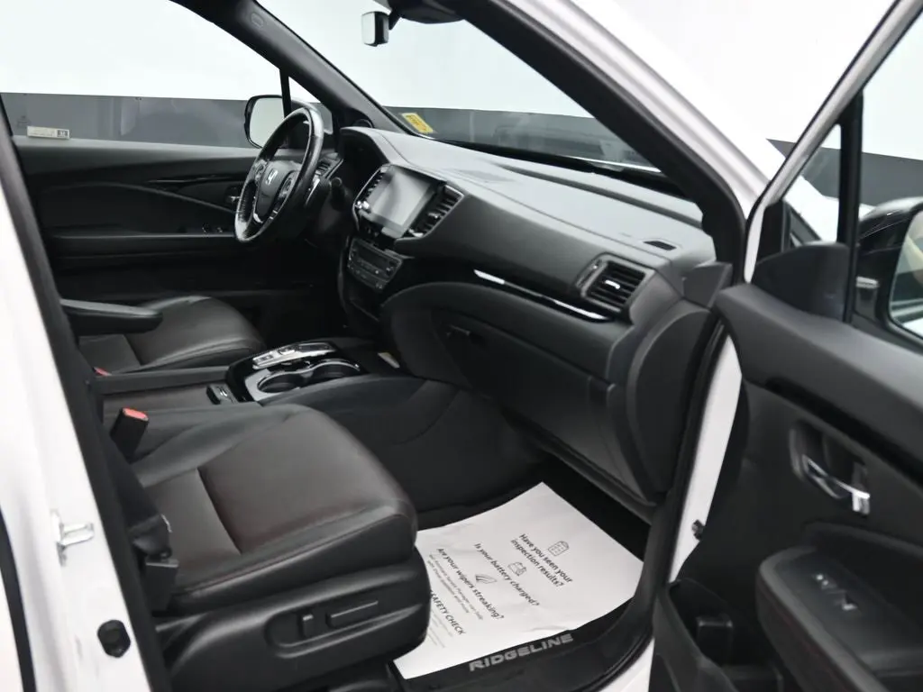 2023 Honda Ridgeline Black Edition photo 14