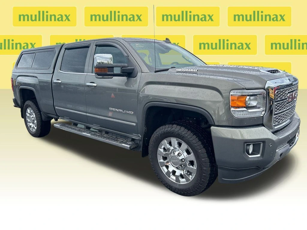 2018 GMC Sierra 4WD Crew Cab Standard Box Denali's photo