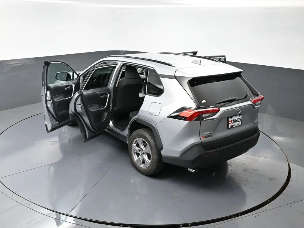2024 Toyota RAV4 XLE photo 45