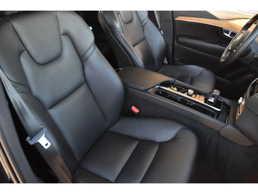 2023 Volvo - image 29