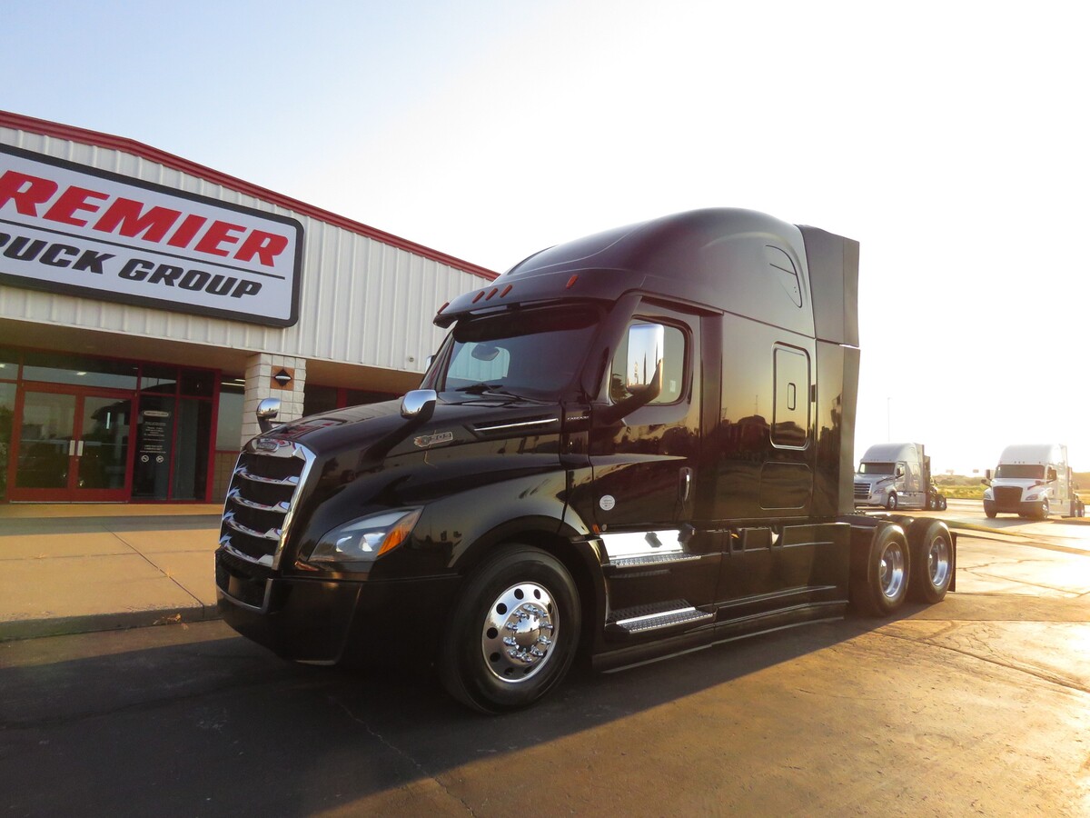 2022 FREIGHTLINER Cascadia