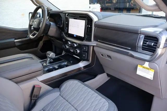 2025 Ford F-150 Platinum photo 38