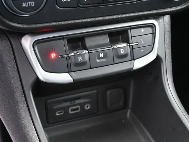 2024 Gmc Terrain SLT photo 15