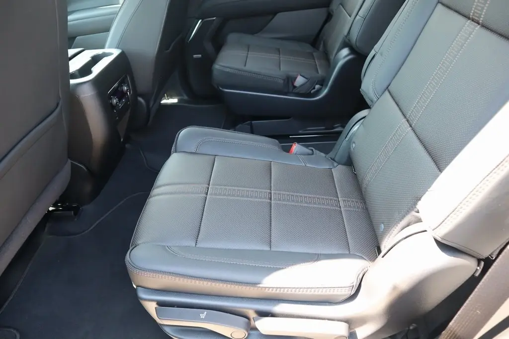 2026 Chevrolet Tahoe High Country photo 5