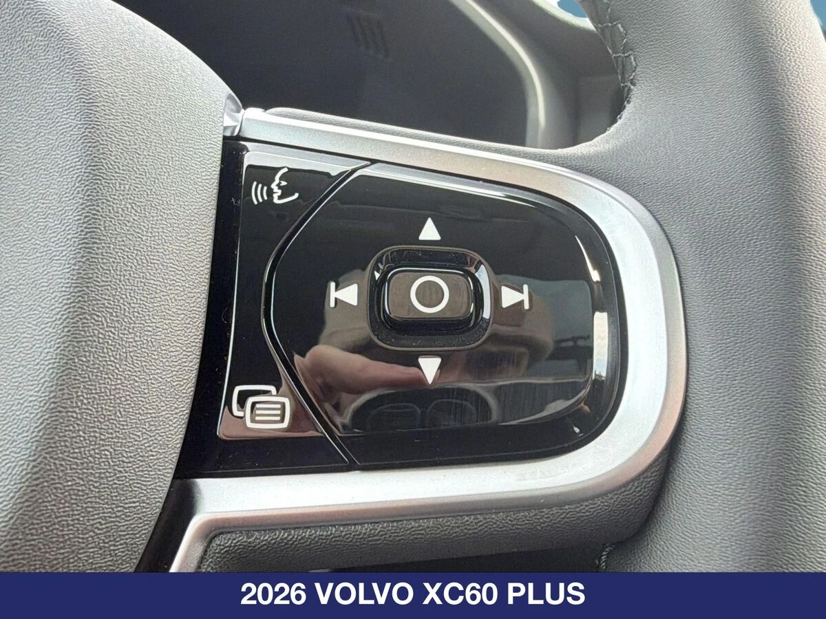 2026 Volvo - image 18