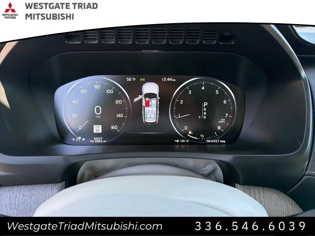 2022 Volvo - image 6