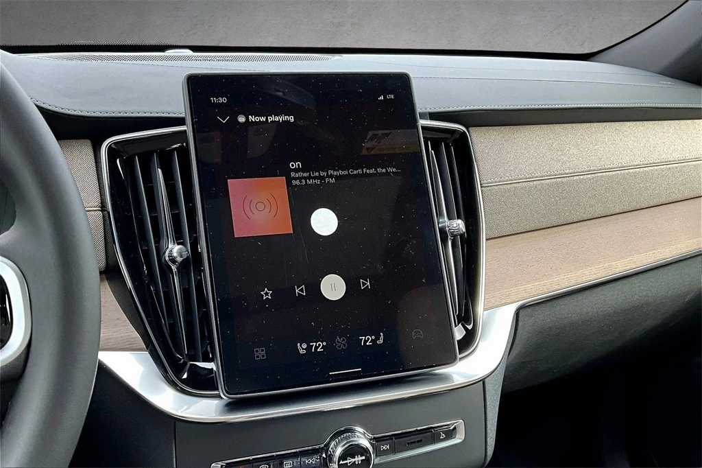 2026 Volvo - image 6