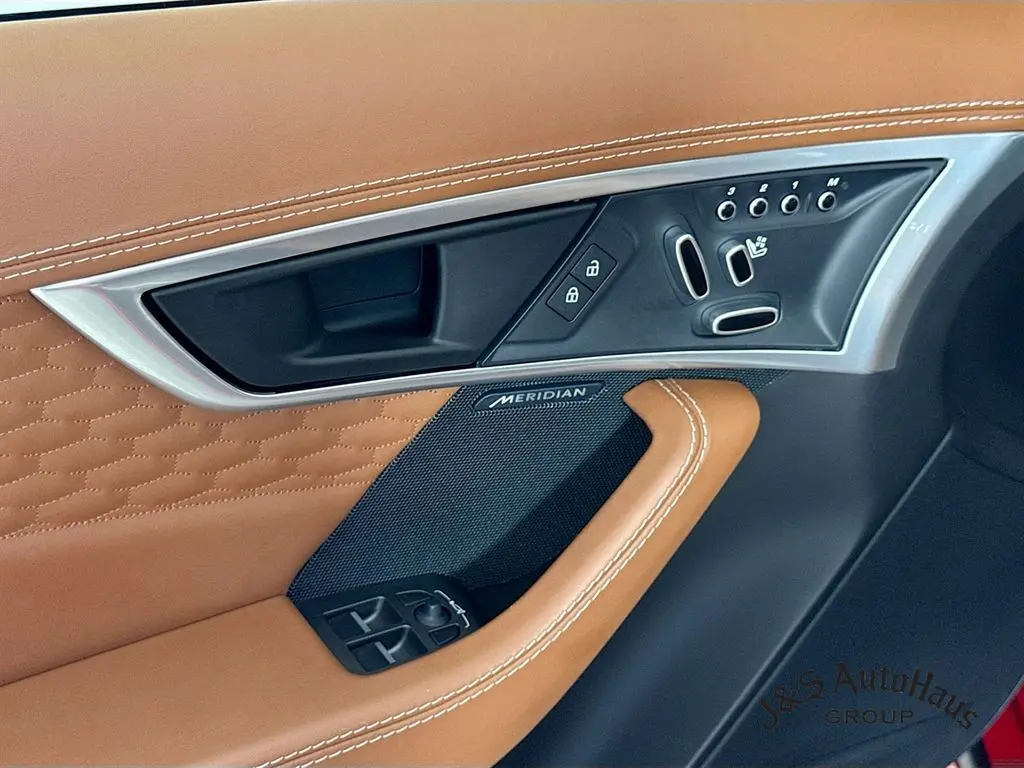2021 Jaguar F-TYPE P300 photo 21