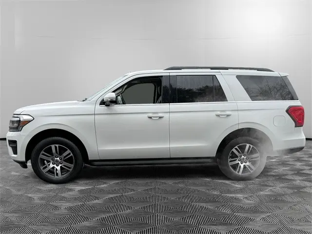 Used 2024 Ford Expedition XLT with VIN 1FMJU1J83REA47165 for sale in Exeter, NH