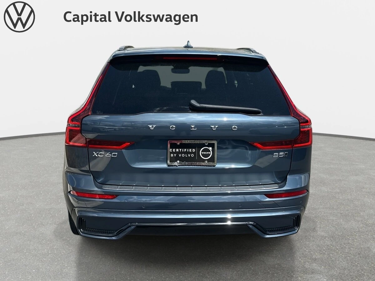 2026 Volvo - image 7