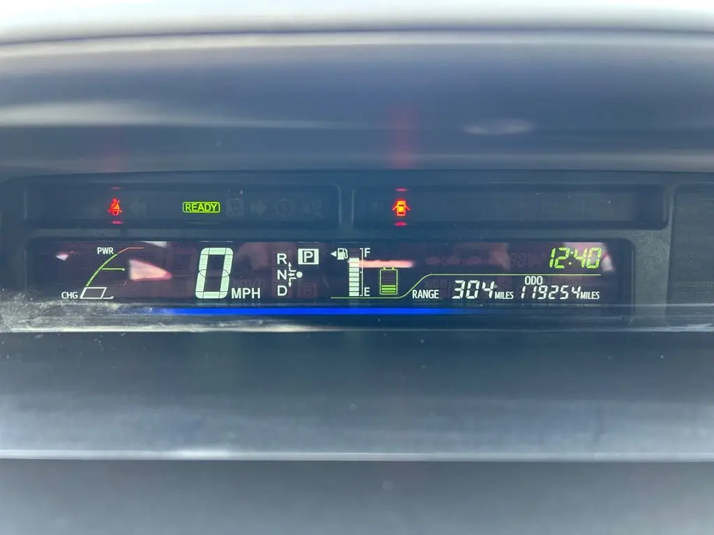 2014 Toyota Prius V Five photo 16