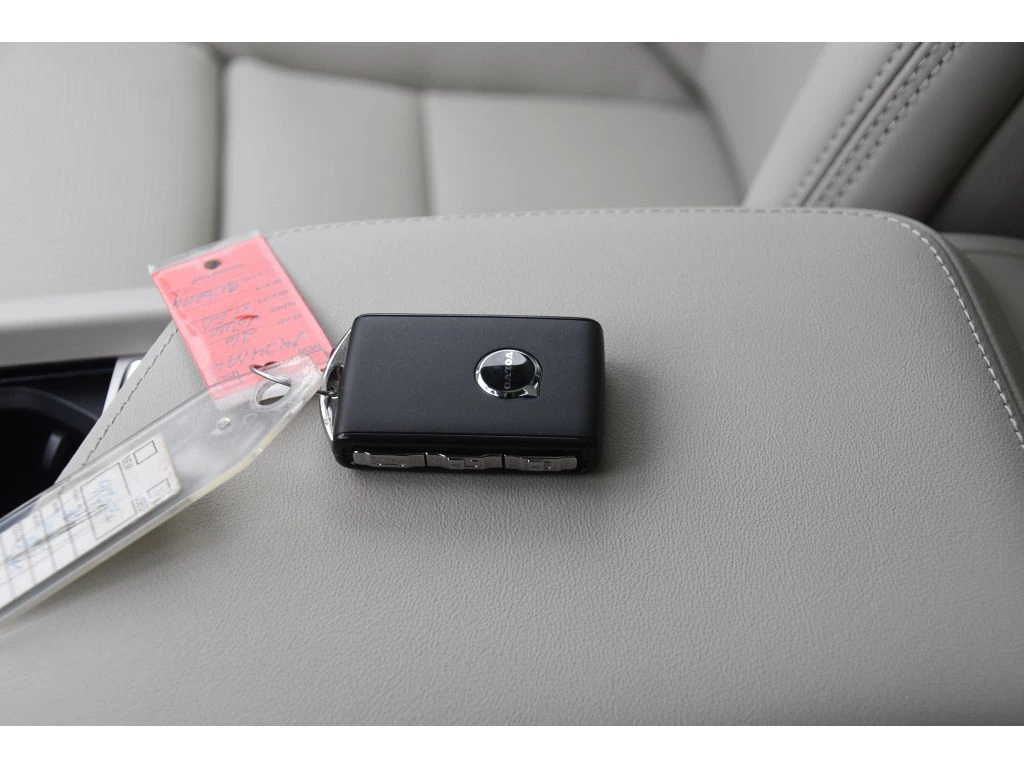 2026 Volvo - image 35