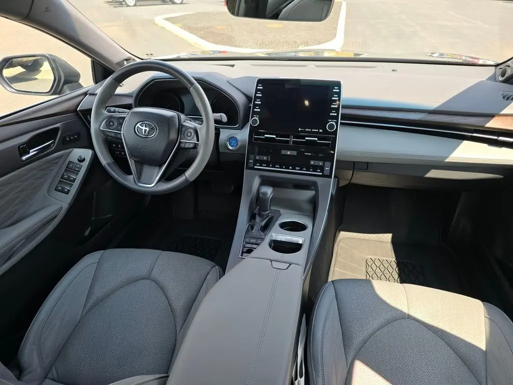 2021 Toyota Avalon Hybrid Limited photo 22