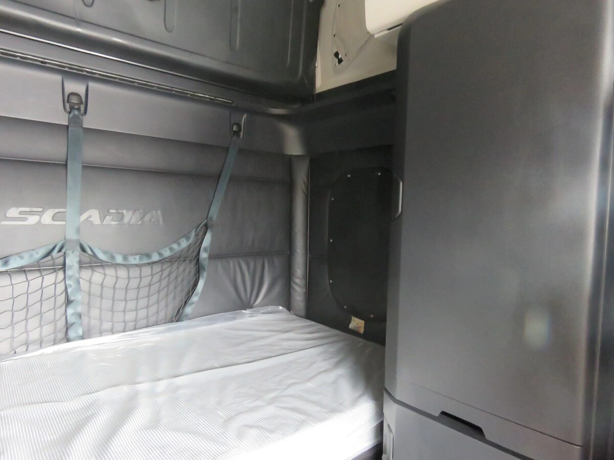 2023 Freightliner Cascadia - image 16