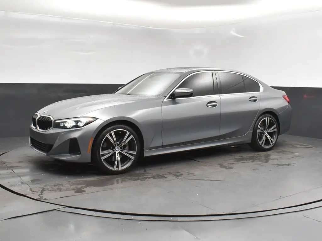 2023 BMW 3 Series 330i's photo