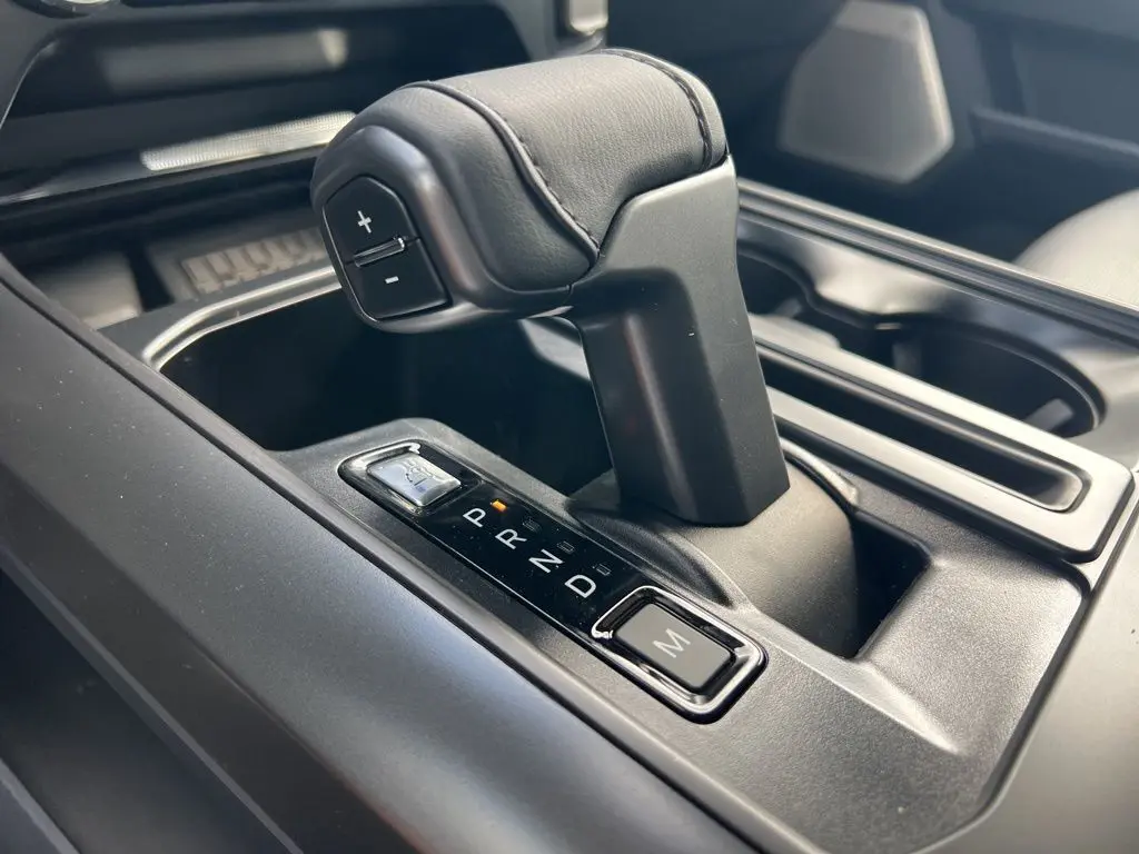 2025 Ford F-150 Lariat photo 18