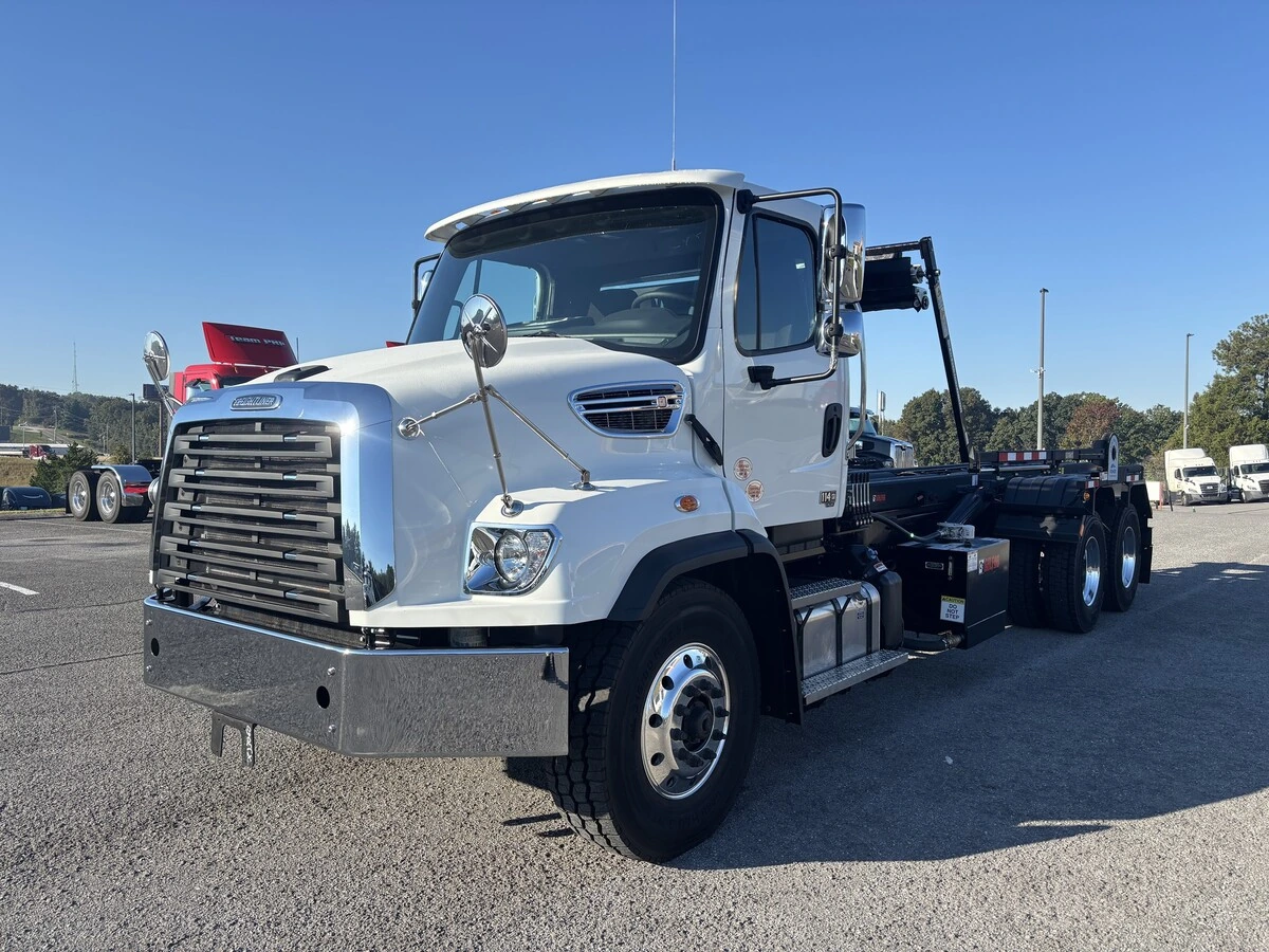 2027 Freightliner 114SD