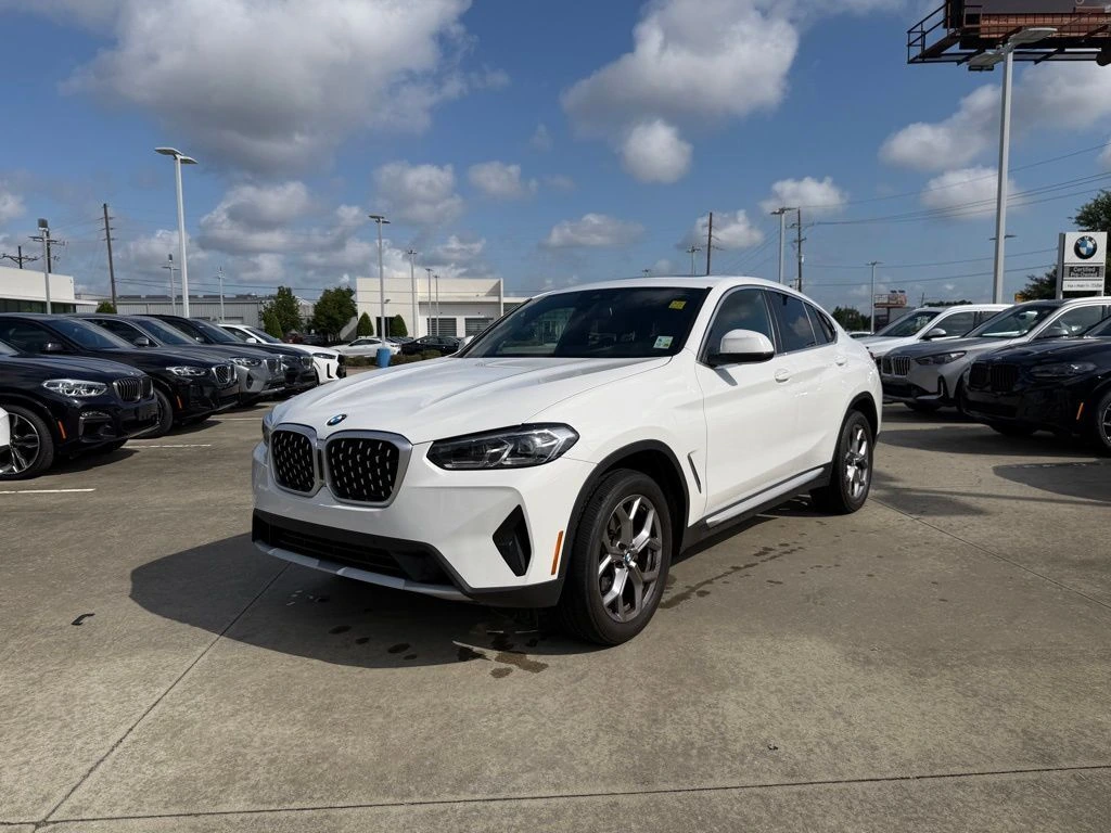 2023 BMW X4 xDrive30i's photo