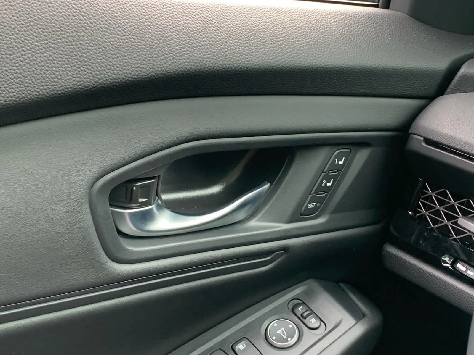 2025 Honda Accord Hybrid EX-L photo 21