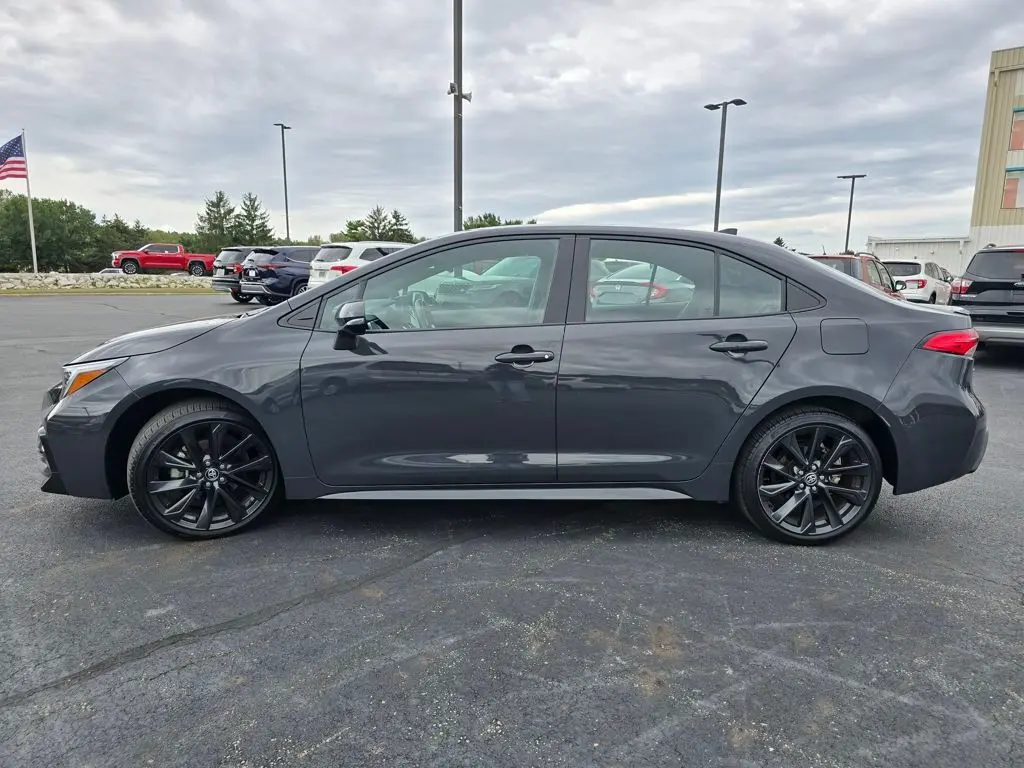 2024 Toyota Corolla SE photo 4