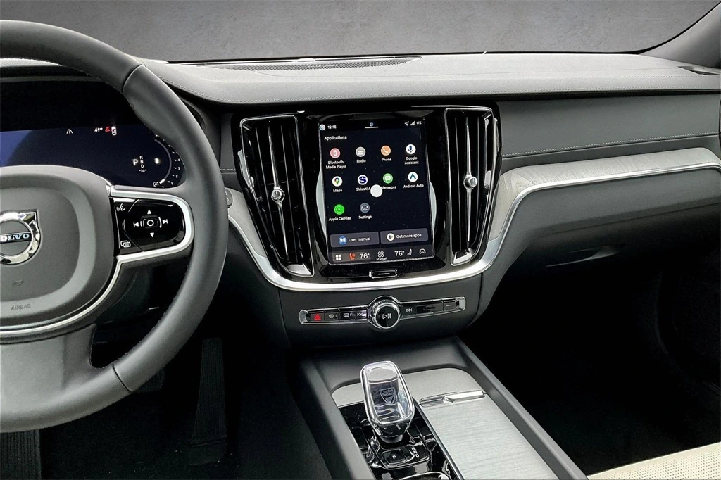 2026 Volvo - image 6