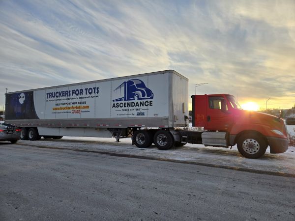 Red International LT 