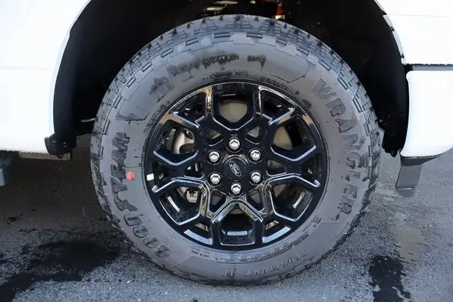 2025 Ford F-150 XLT photo 15