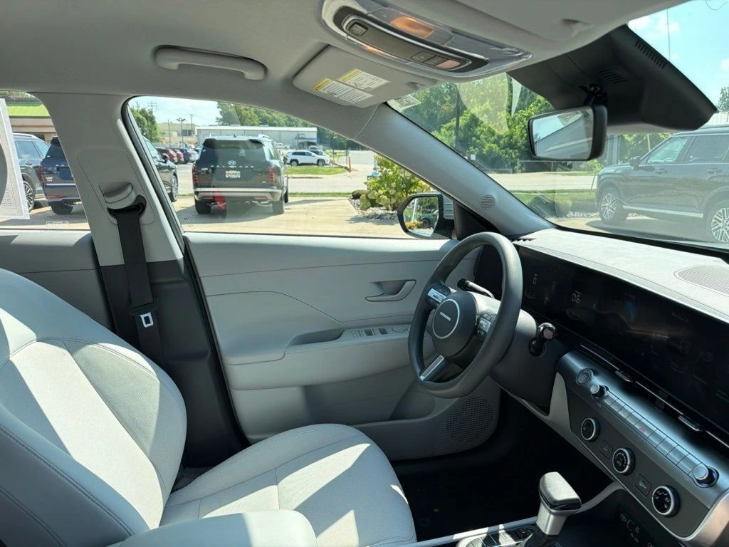 2026 Hyundai Kona SE - Photo 13