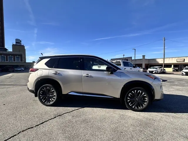 2024 Nissan Rogue Platinum photo 3