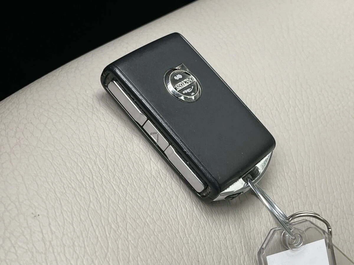 2022 Volvo - image 29