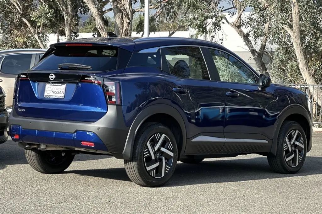 2026 Nissan Kicks SV photo 4