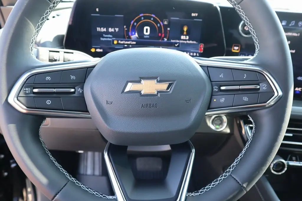 2026 Chevrolet Traverse 1LT photo 2