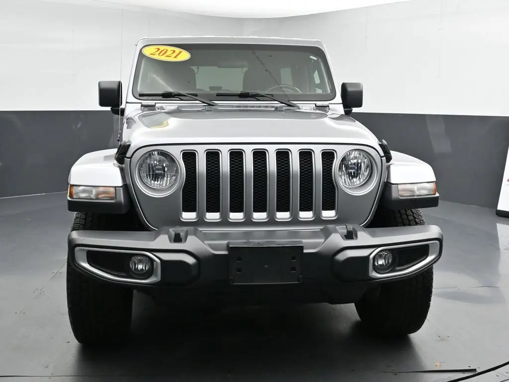 2021 Jeep Wrangler Unlimited Sahara photo 3