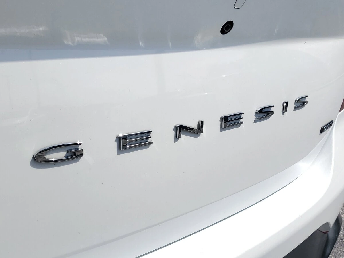 2022 GENESIS G70 Standard - Photo 6