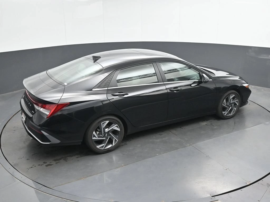 2026 Hyundai Elantra Limited - Photo 32