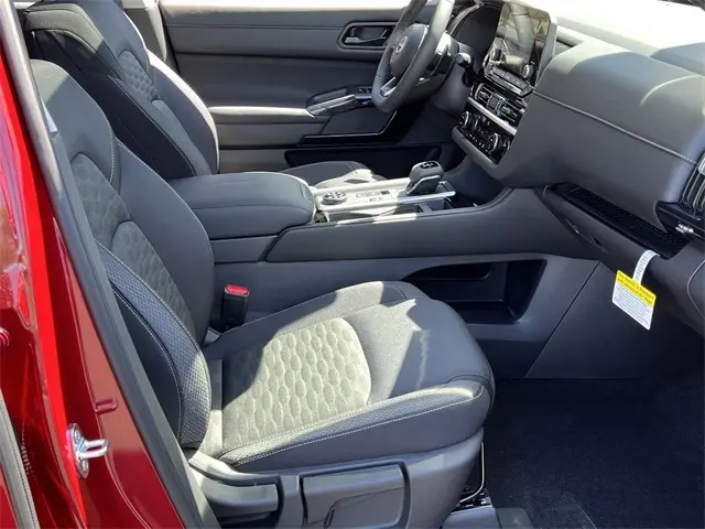 2025 Nissan Pathfinder SV photo 24