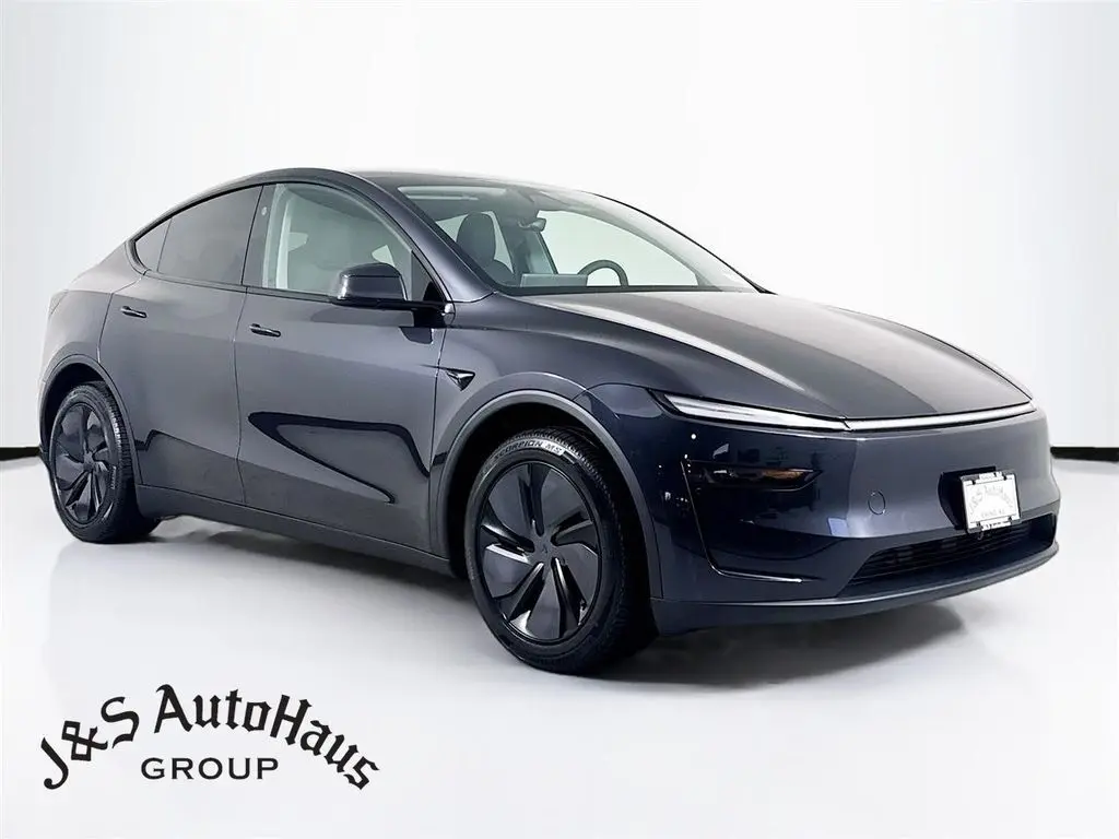 2026 Tesla New Model Y Long Range's photo