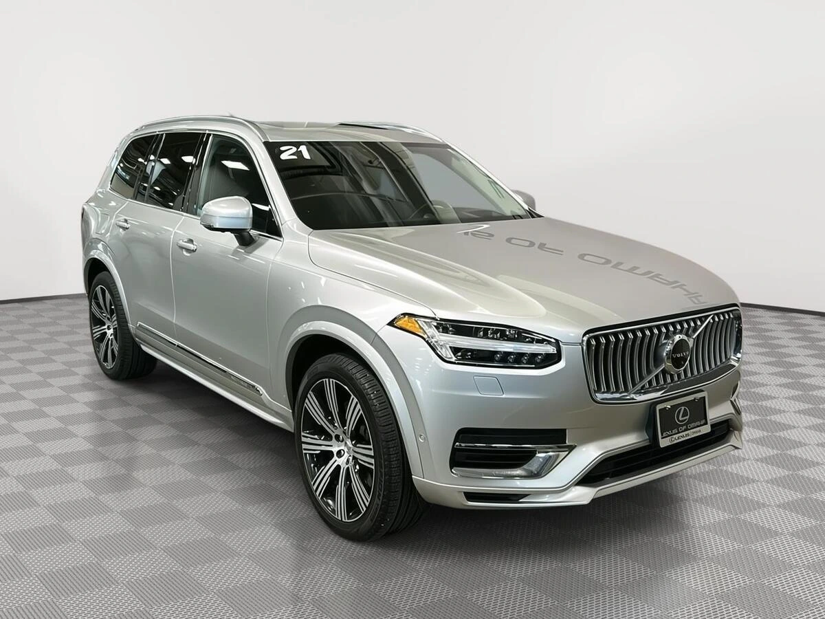2021 Volvo - image 1