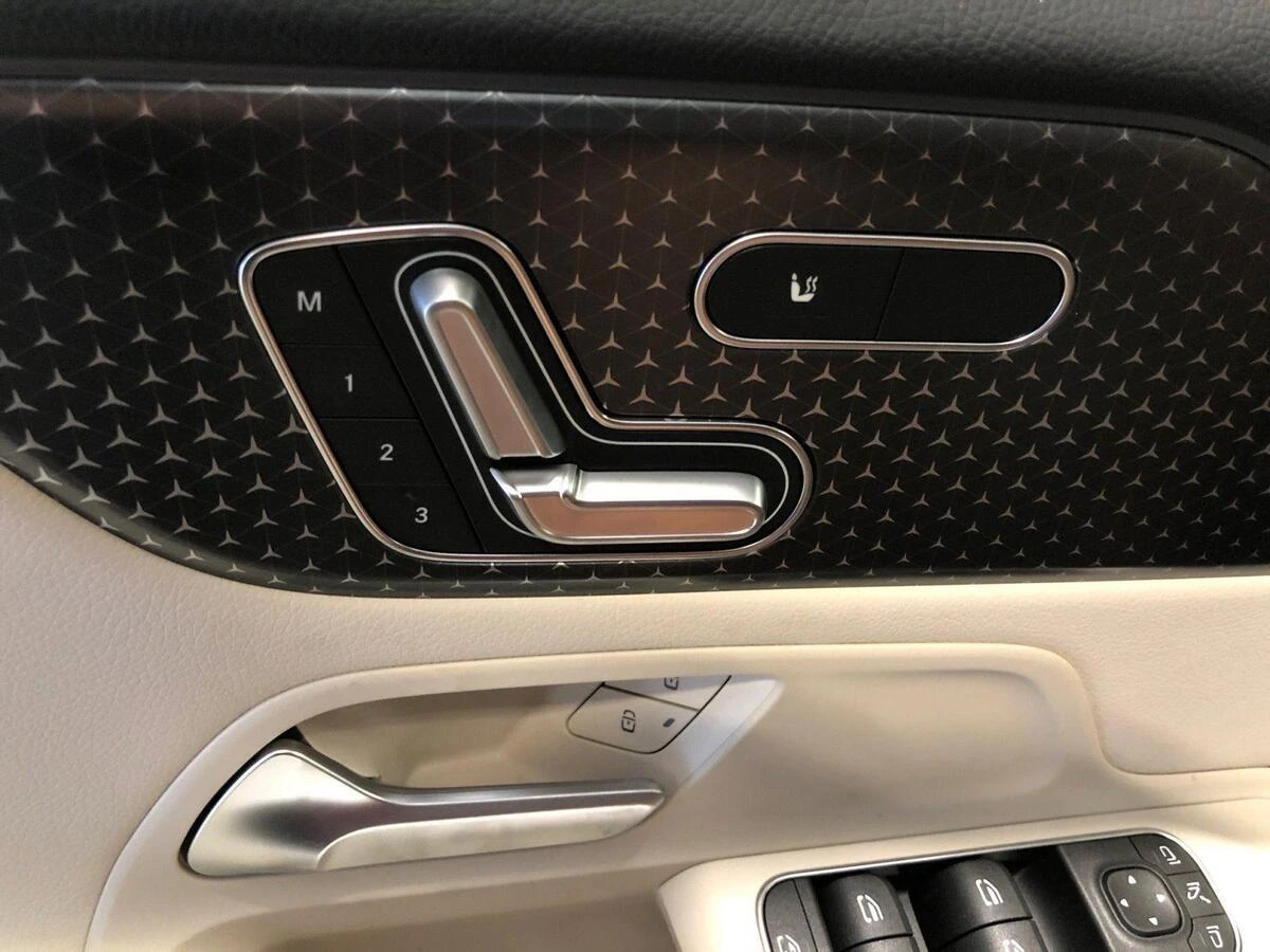 2025 Mercedes-Benz GLB Base - Photo 19