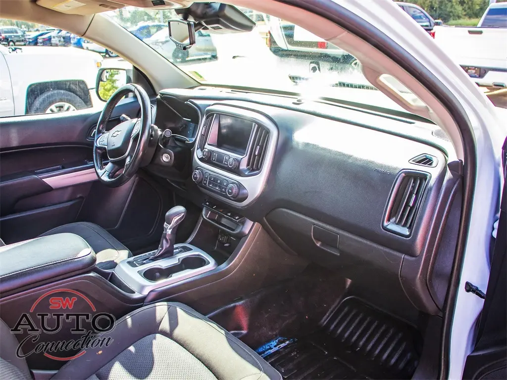 2022 Chevrolet Colorado LT photo 8
