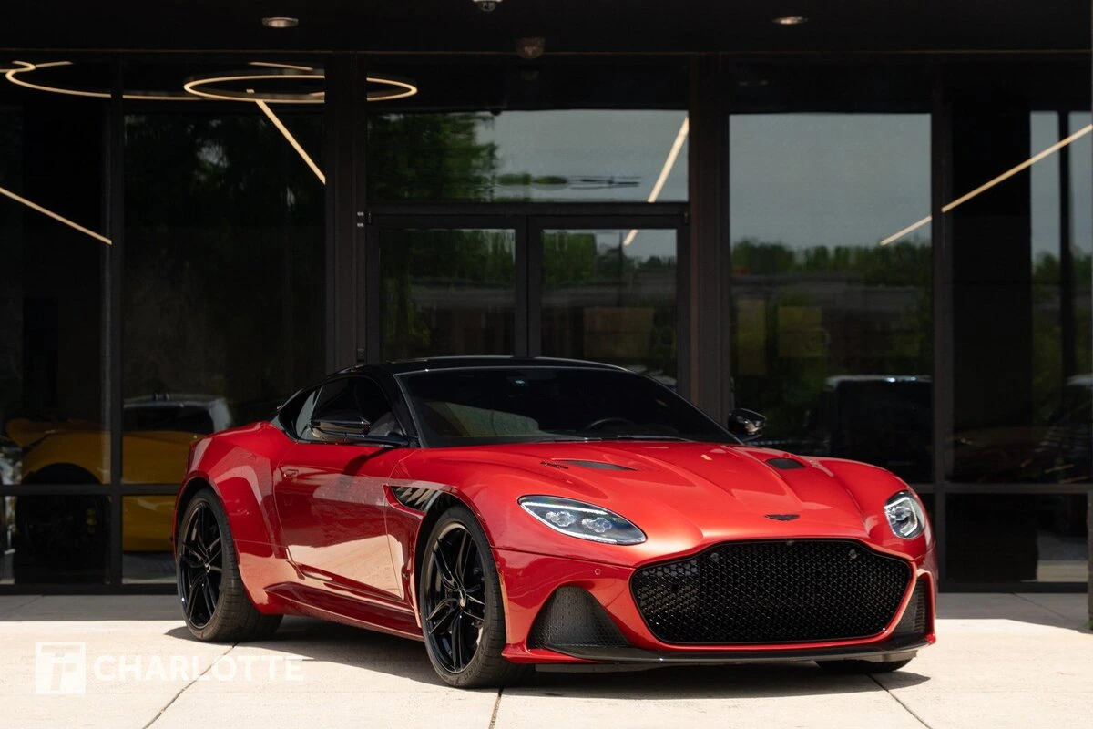 2021 Aston Martin DBS Superleggera 5.2 V12's photo
