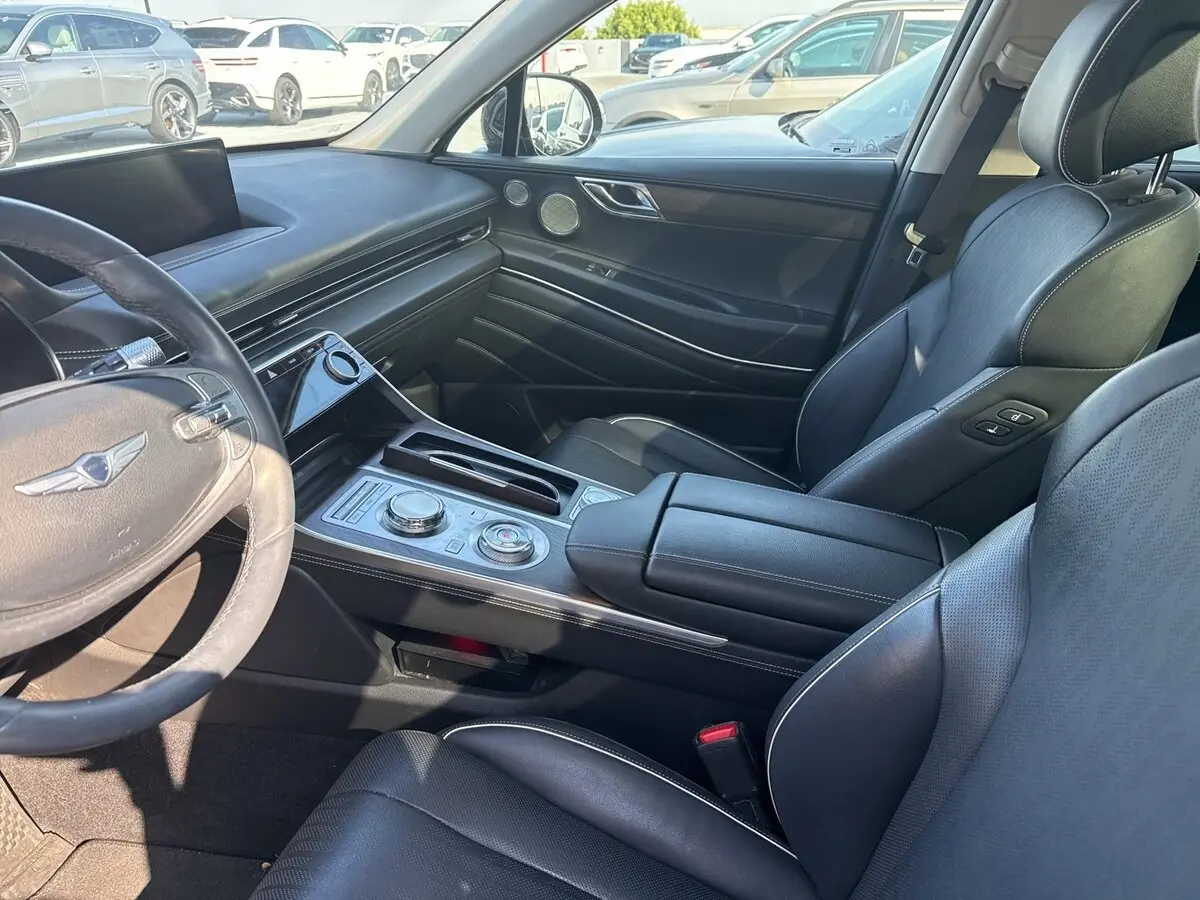 2023 Genesis GV80 3.5T Advanced AWD photo 4