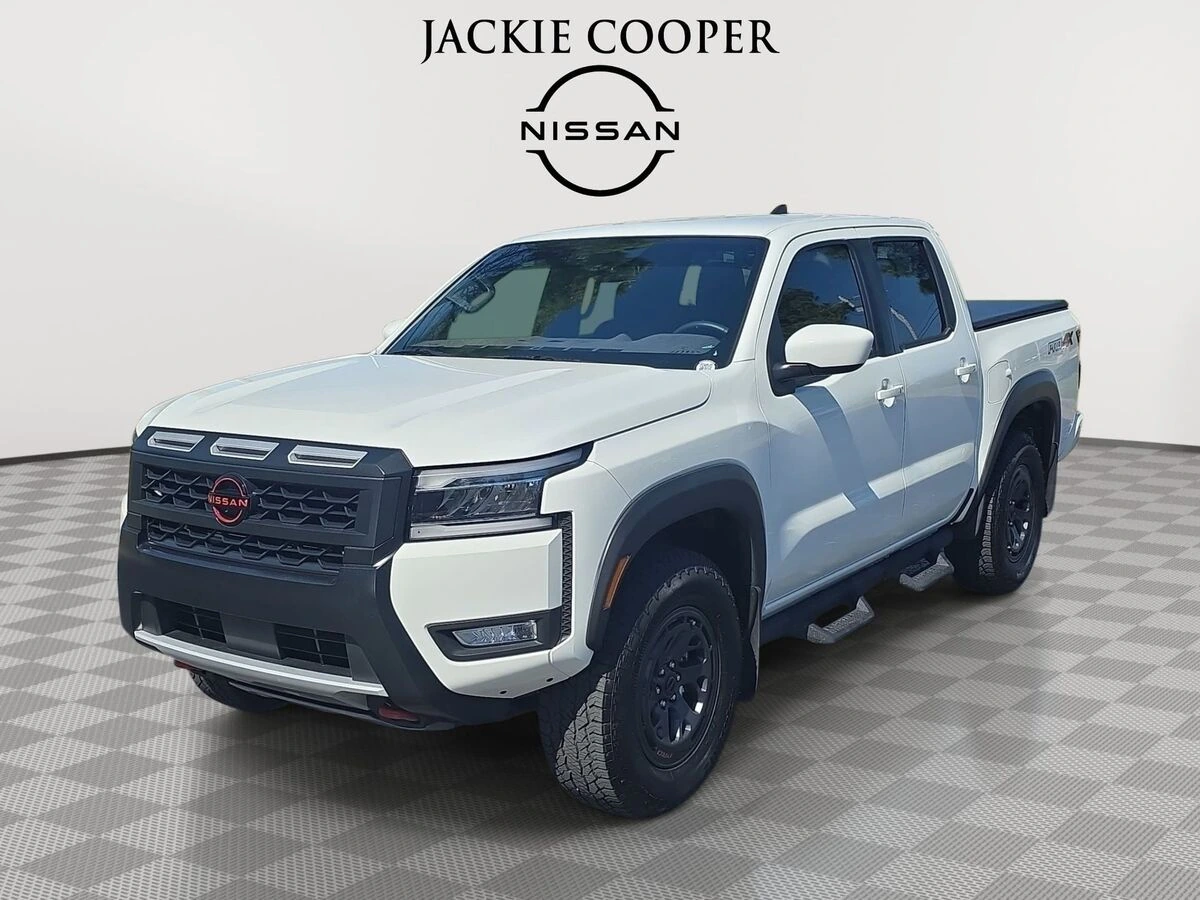 2025 Nissan Frontier PRO-4X Crew Cab 4X4's photo