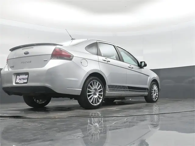 2011 Ford Focus SES photo 33